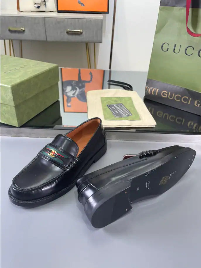Gucci interlocking GG Loafers - Black