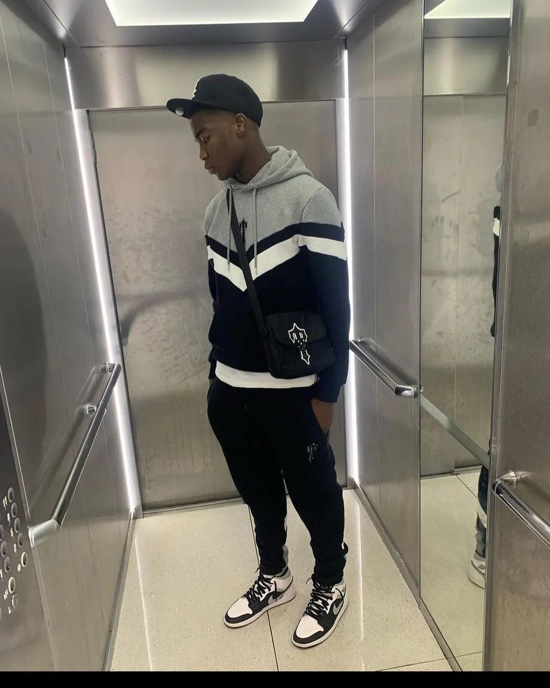 Trapstar V-Stripe Tracksuit - Black/Grey