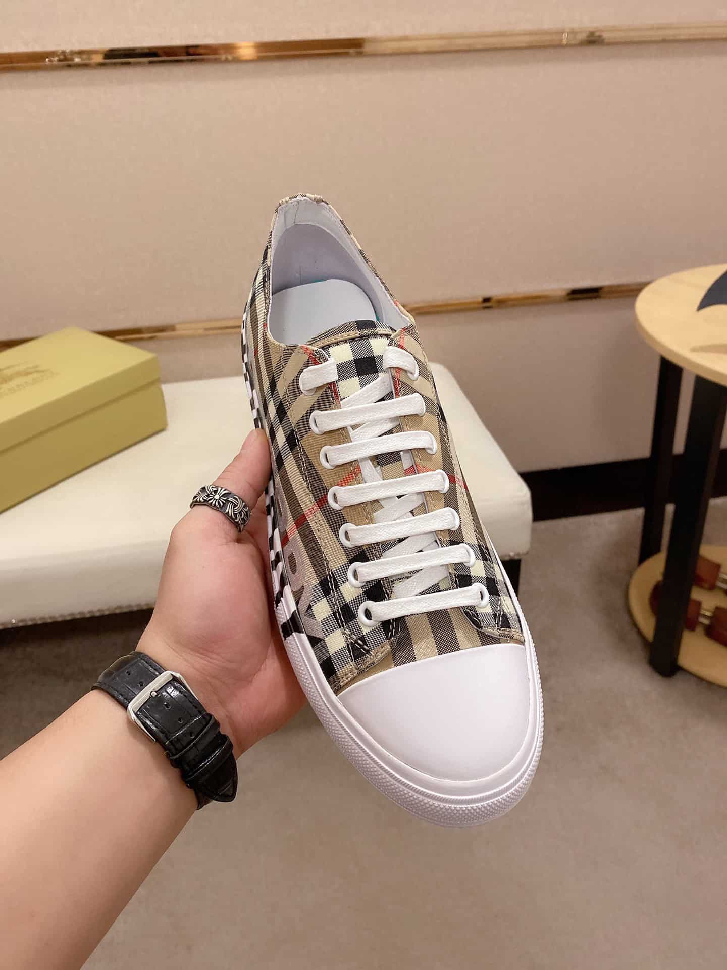 Burberry Logo Trap Sneakers - Beige