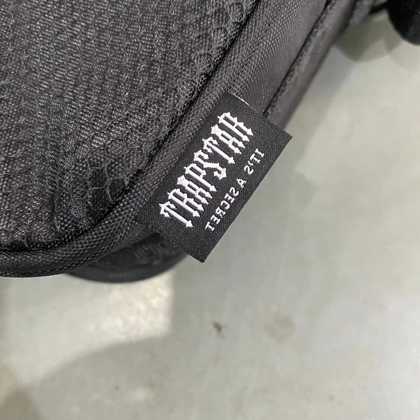 Trapstar Messenger Bag 1.0 - Black/Green