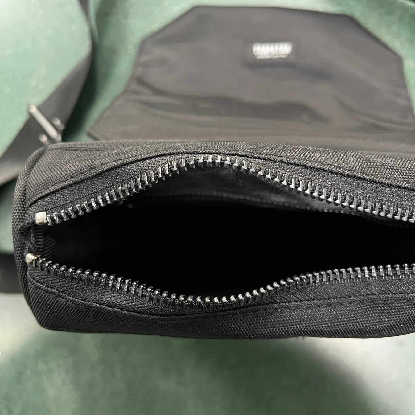Trapstar Cobra T Bag - Black/Black
