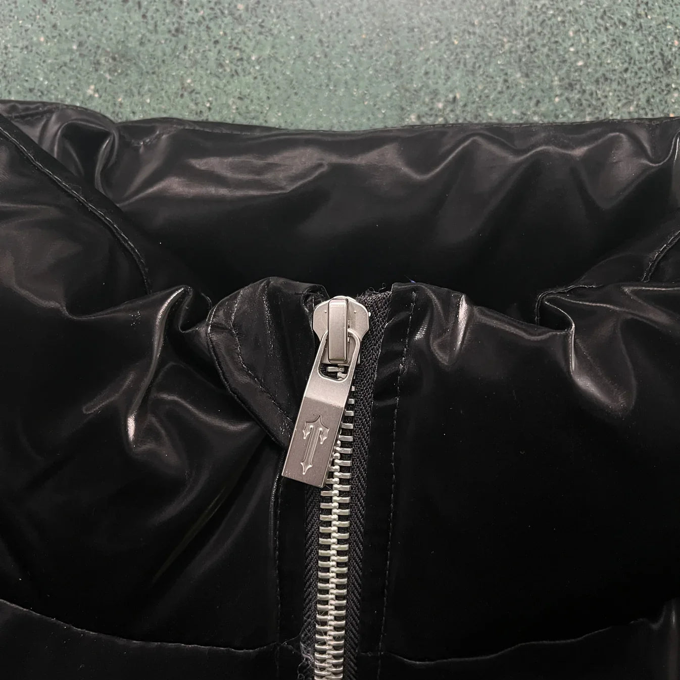 Trapstar Irongate T Shiny Puffer Jacket - Black