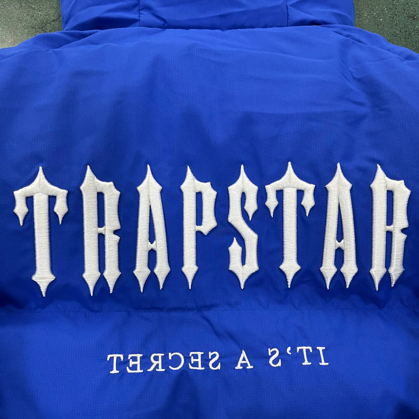 Trapstar Decoded 2022 Hooded Puffer Jacket - Blue