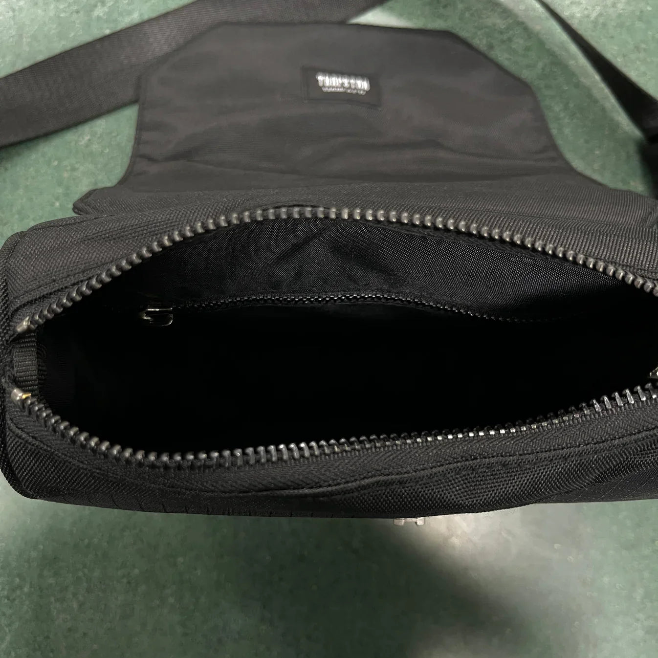 Trapstar Cobra T Bag - Black/Silver
