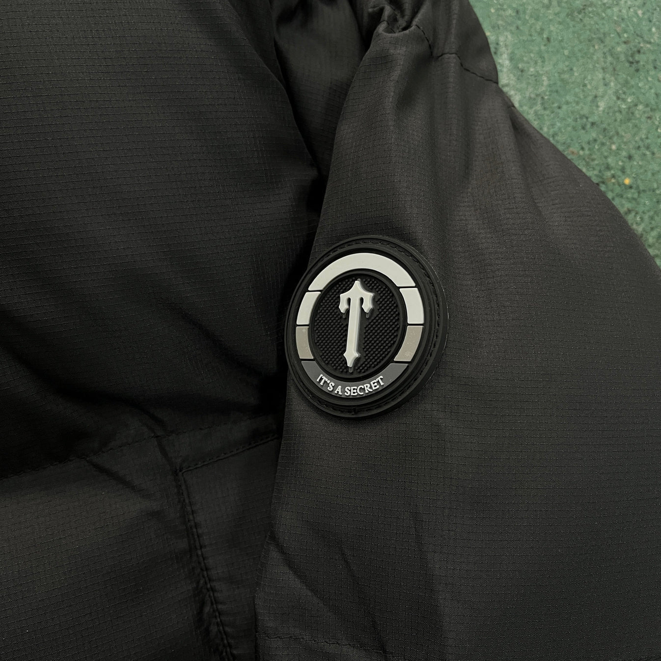 Trapstar Women's Decoded Hooded Puffer 2.0 Jacket - Black
