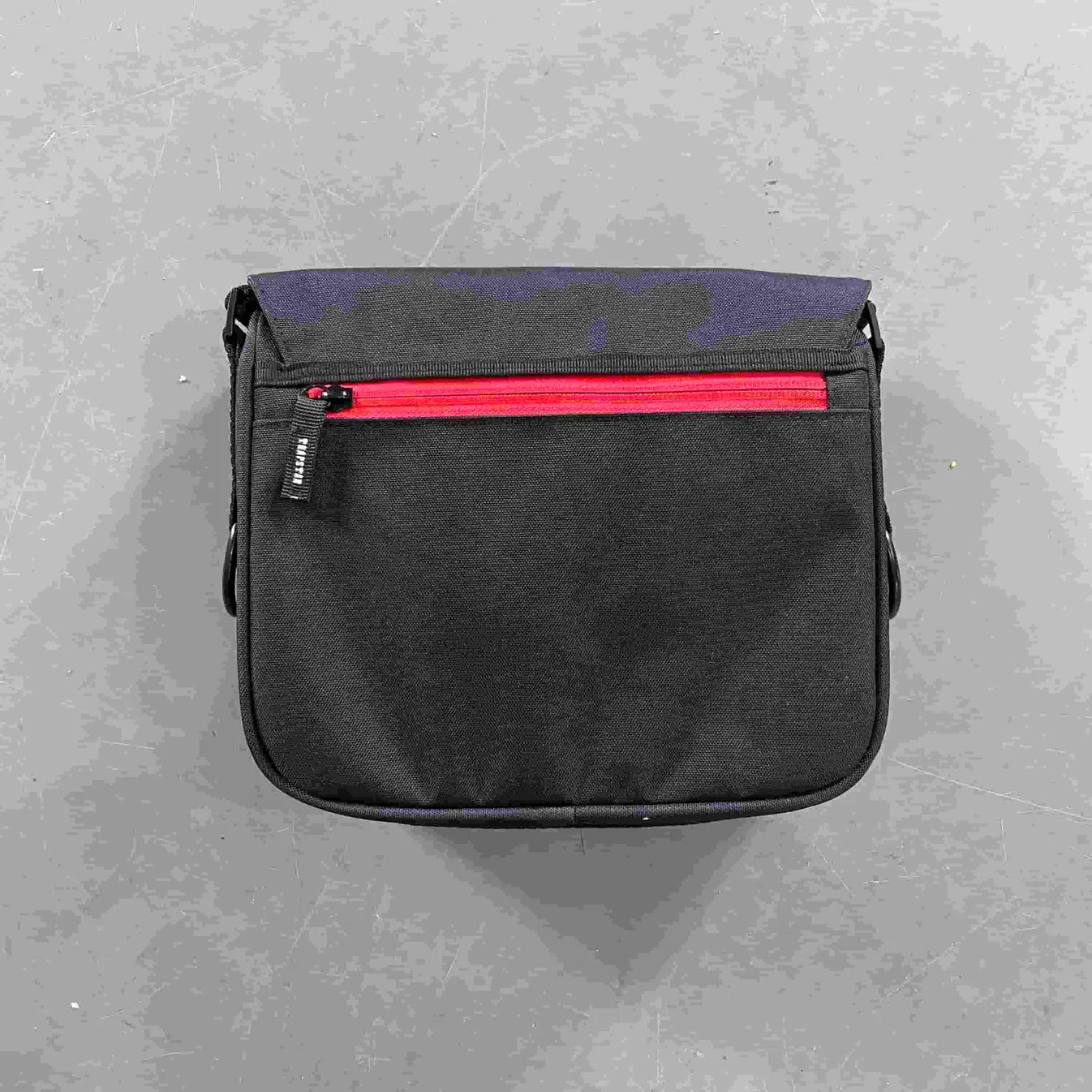 Trapstar Messenger Bag 2.0 - Black/Red
