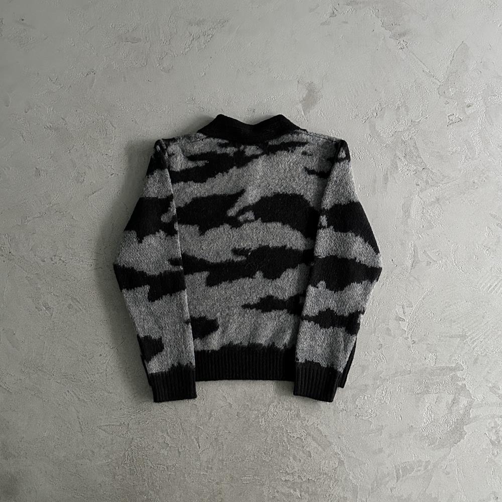 CORTEIZ More Hair Fuzzy Collar Sweater - Black/Grey