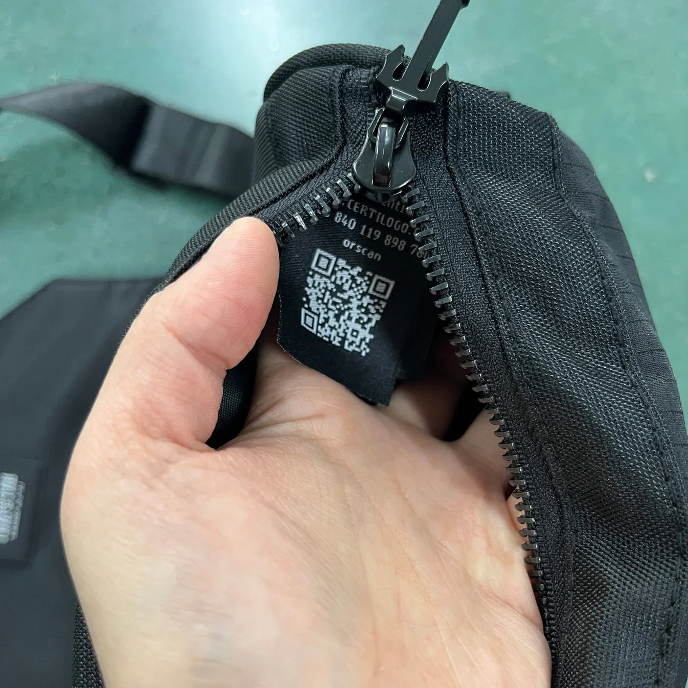 Trapstar Cobra T Bag - Black/Black