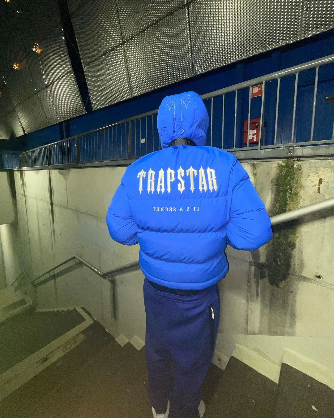 Trapstar Decoded 2022 Hooded Puffer Jacket - Blue