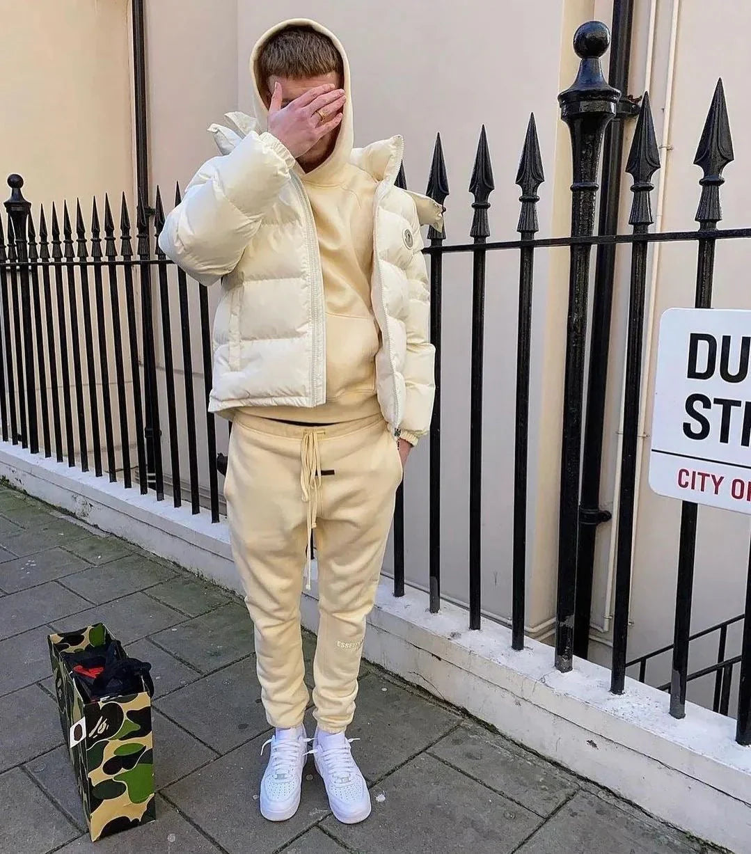 Trapstar Detachable Hooded Puffer Jacket - Cream