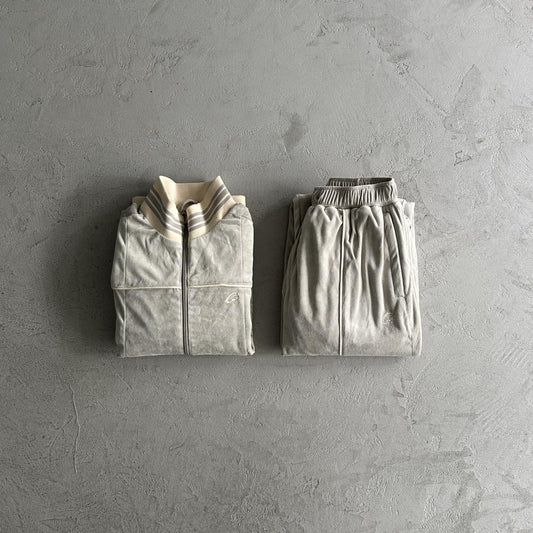 CORTEIZ Velour Set - Grey/Beige