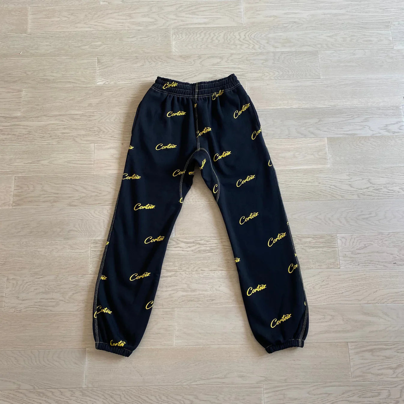 CORTEIZ All Over Print Joggers - Black/Yellow