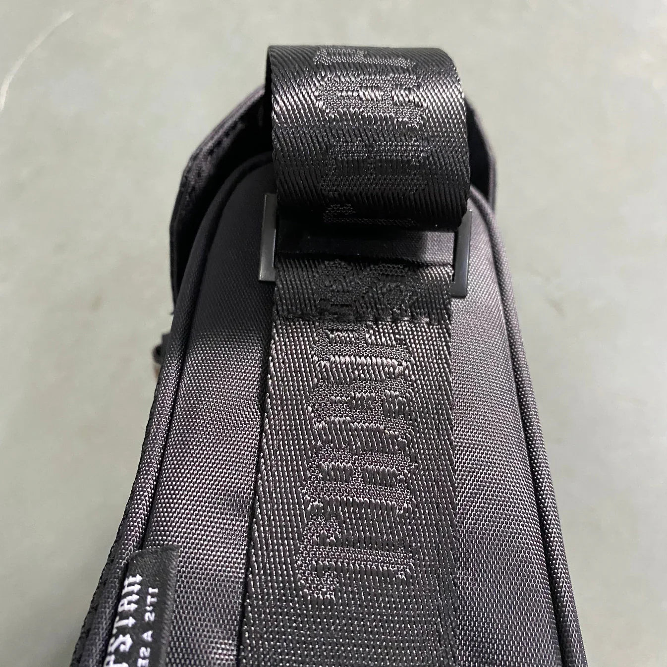 Trapstar Messenger Bag 1.0 - Black/Tiger Camo