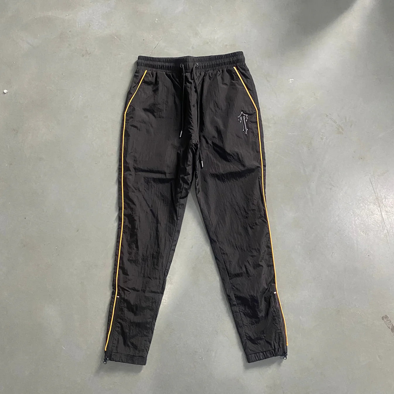 Trapstar Irongate T Shellsuit - Black/Yellow