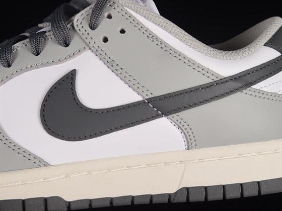 Nike Air Jordan 1 Dunk Low - Light Smoke Grey