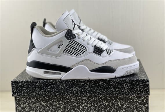Jordan 4 Retro - Military Black