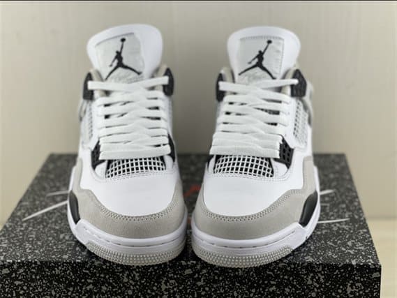 Jordan 4 Retro - Military Black