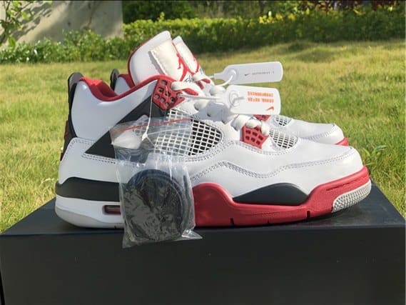 Jordan 4 SE - Fire Red