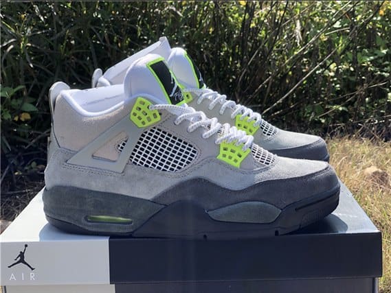 Jordan 4 - SE Neon