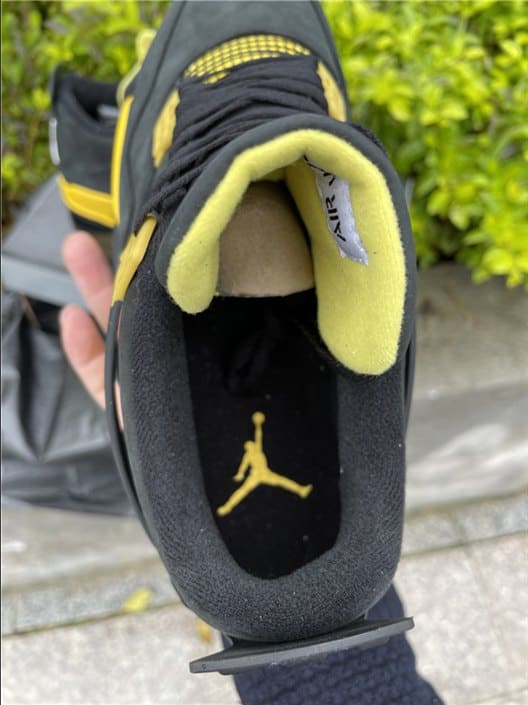 Jordan 4 Retro - Yellow Thunder