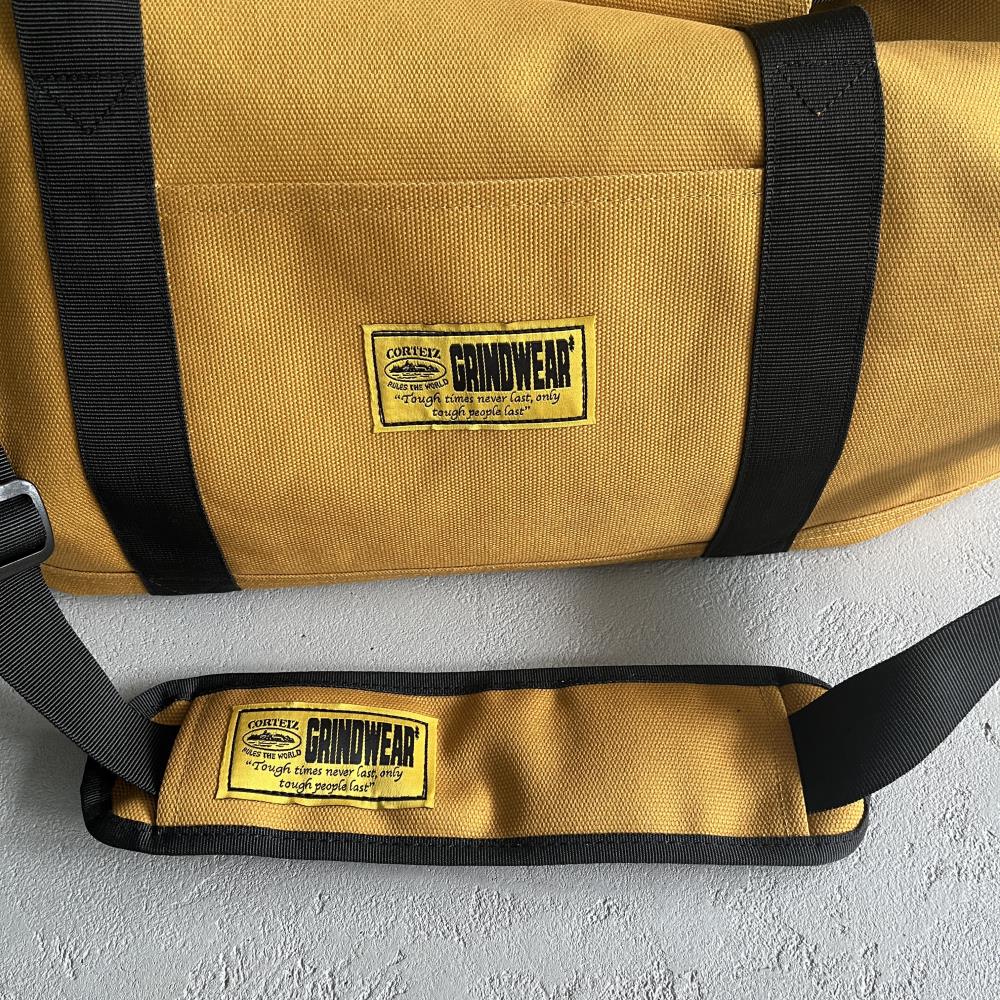 CORTEIZ Alcatraz Duffle Bag - Yellow