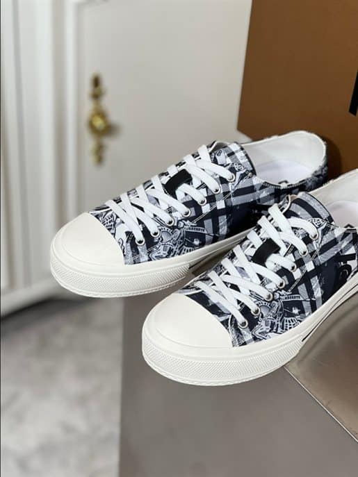 Burberry Low Top Sneakers - Blue Pattern