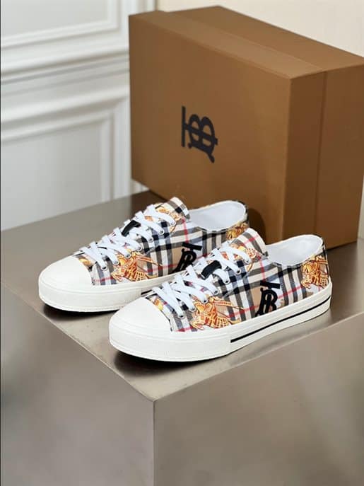 Burberry Low Top Sneakers - Classic Pattern