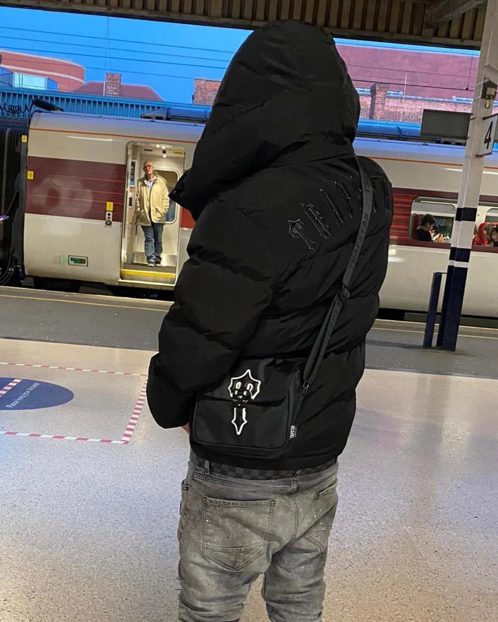 Trapstar Irongate Detachable Hood Jacket - Dark Metal Buckle