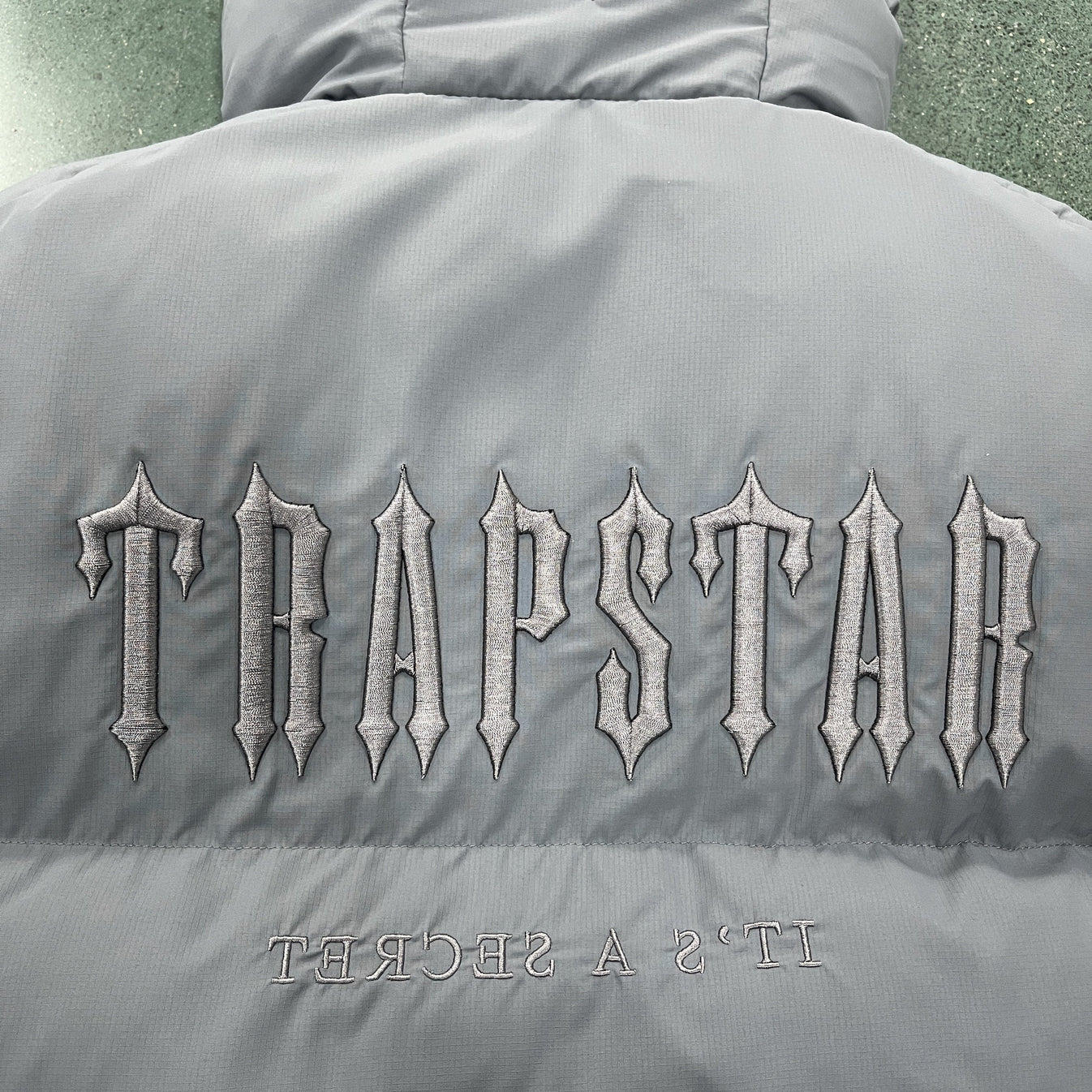 Trapstar Decoded 2.0 Hooded Puffer Jacket - Grey