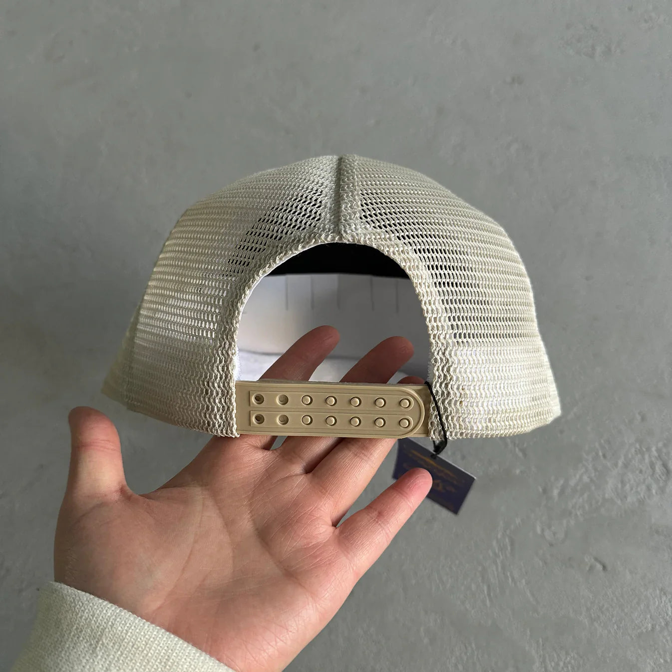 CORTEIZ Eagle Trucker Cap - Black/Beige
