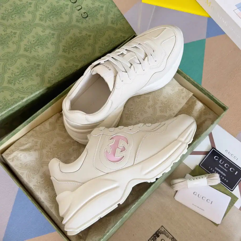 Gucci Rhyton Sneakers - Beige