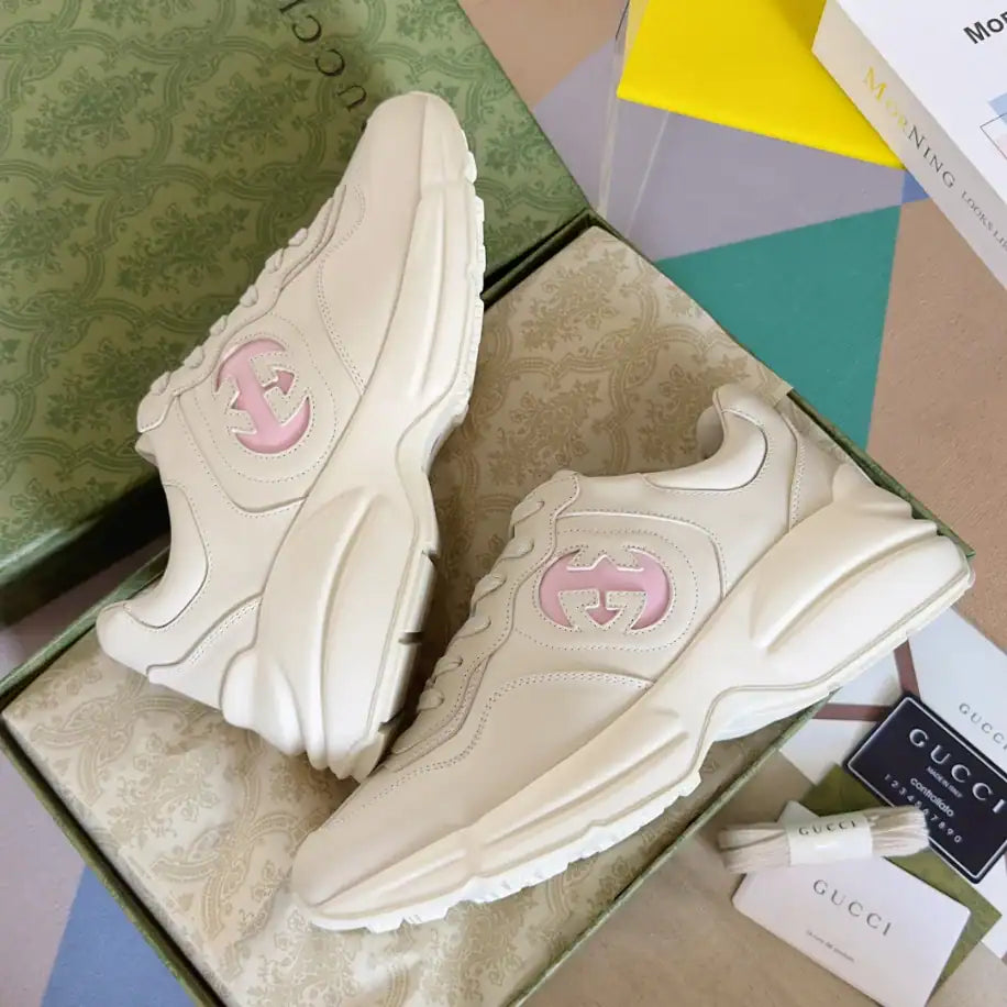 Gucci Rhyton Sneakers - Beige