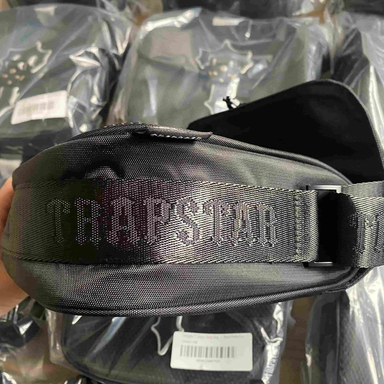 Trapstar Irongate T Crossbody Bag - Black/Reflective