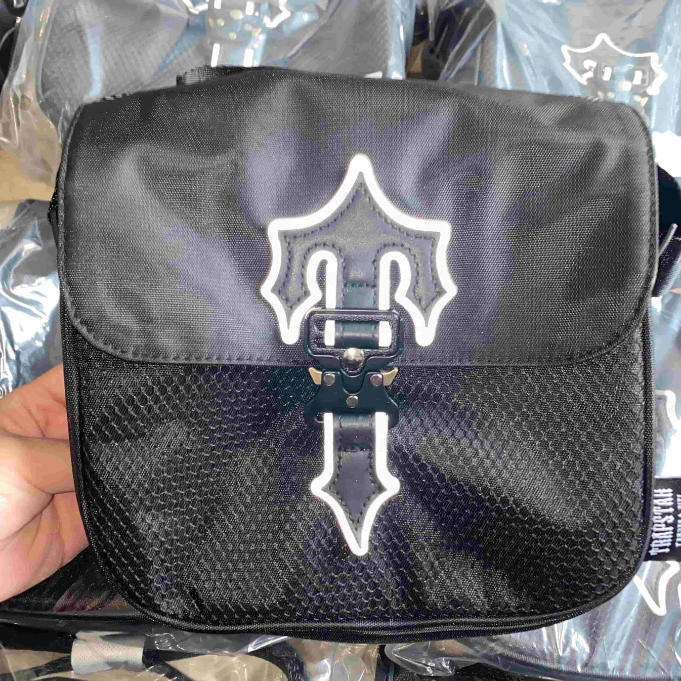 Trapstar Irongate T Crossbody Bag - Black/Reflective