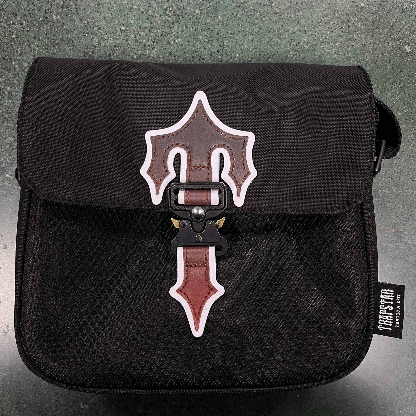 Trapstar Messenger Bag 1.0 - Black/Red