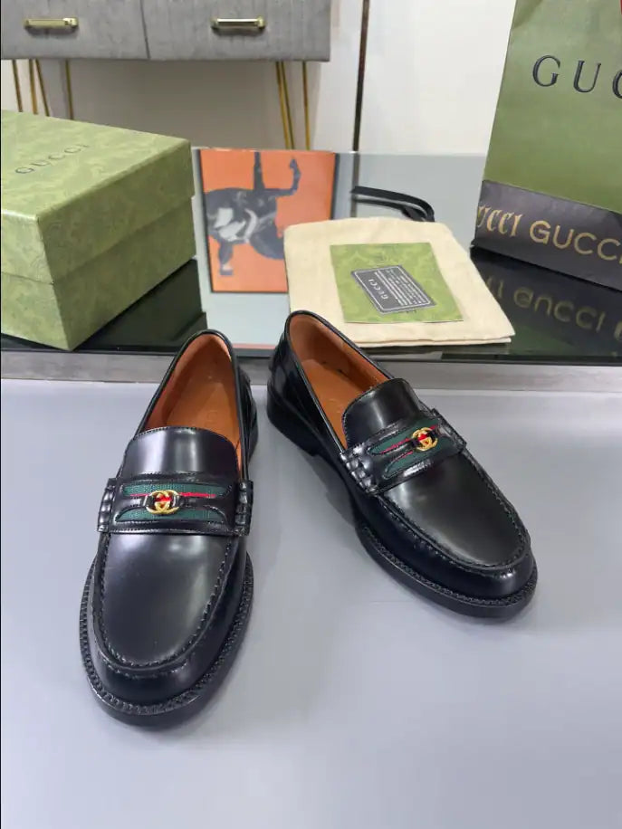 Gucci interlocking GG Loafers - Black