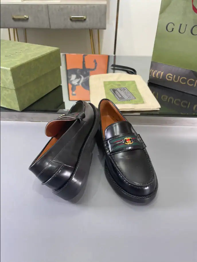 Gucci interlocking GG Loafers - Black