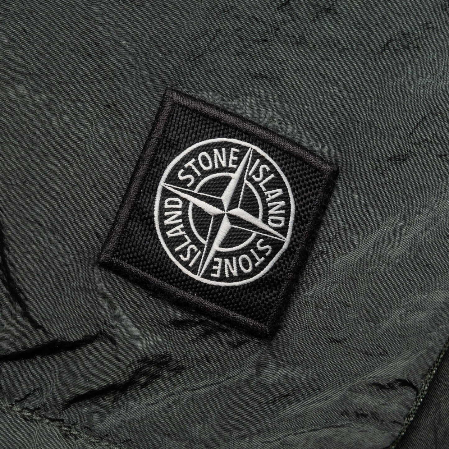 Stone Island Patch Bermuada Shorts - Musk