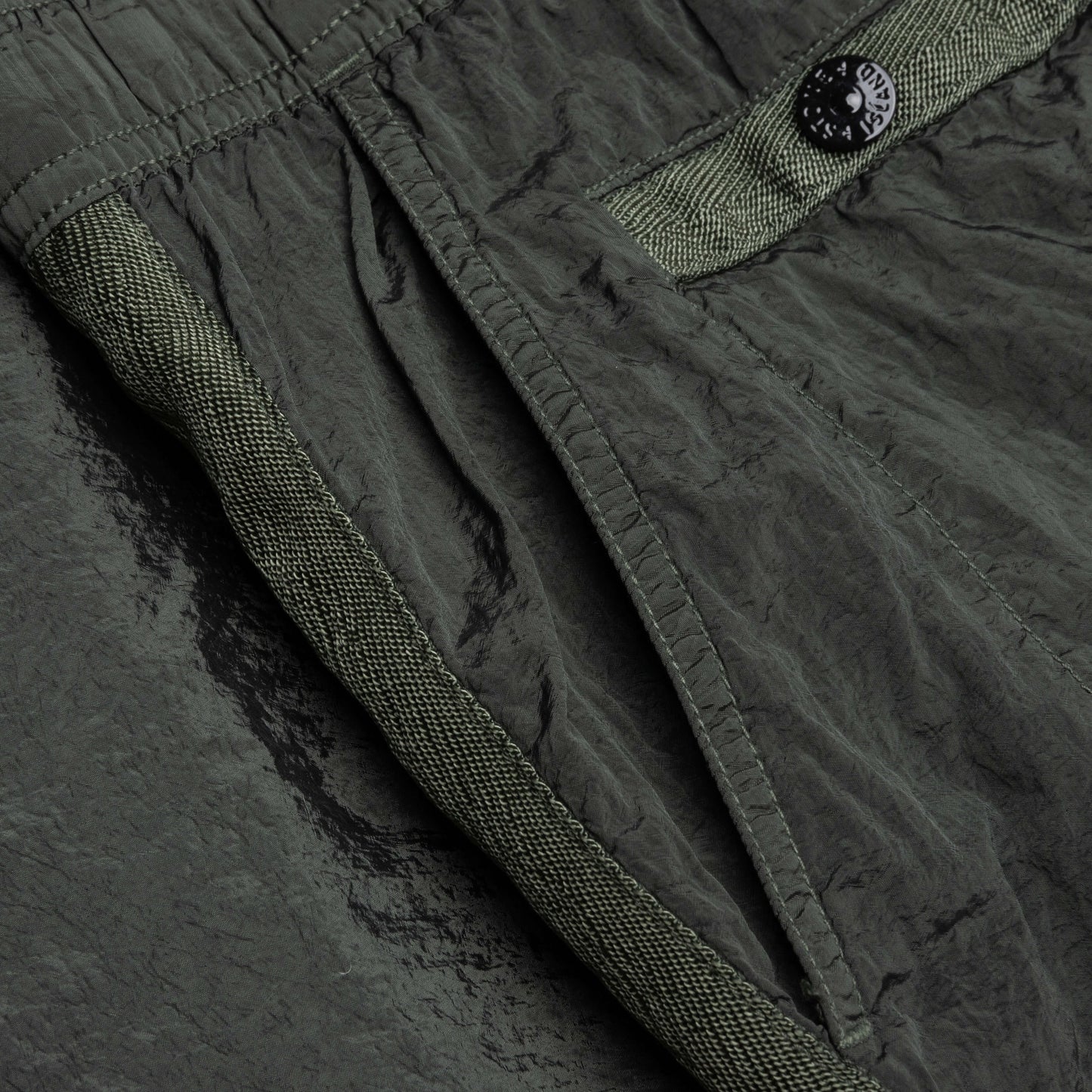 Stone Island Patch Bermuada Shorts - Musk