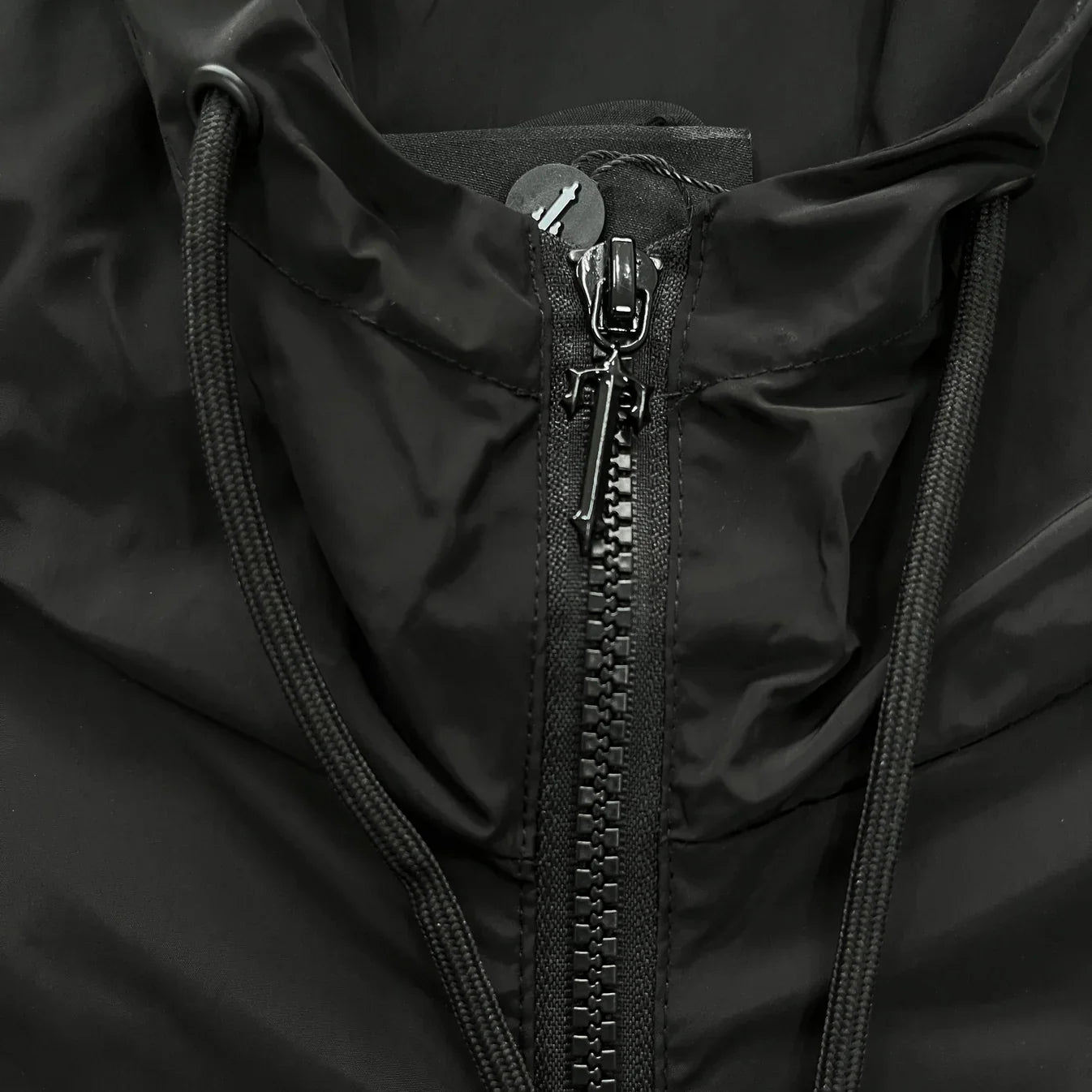 Trapstar Irongate T Windbreaker - Black/Red