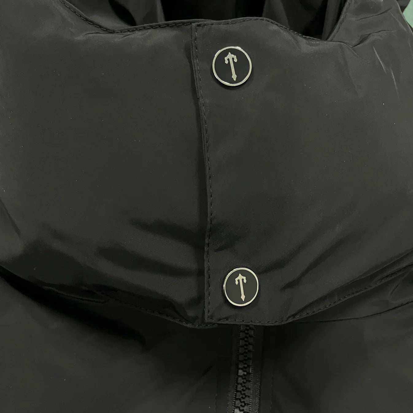 Trapstar Hyperdrive Detachable Hooded Puffer Jacket - Triple Black