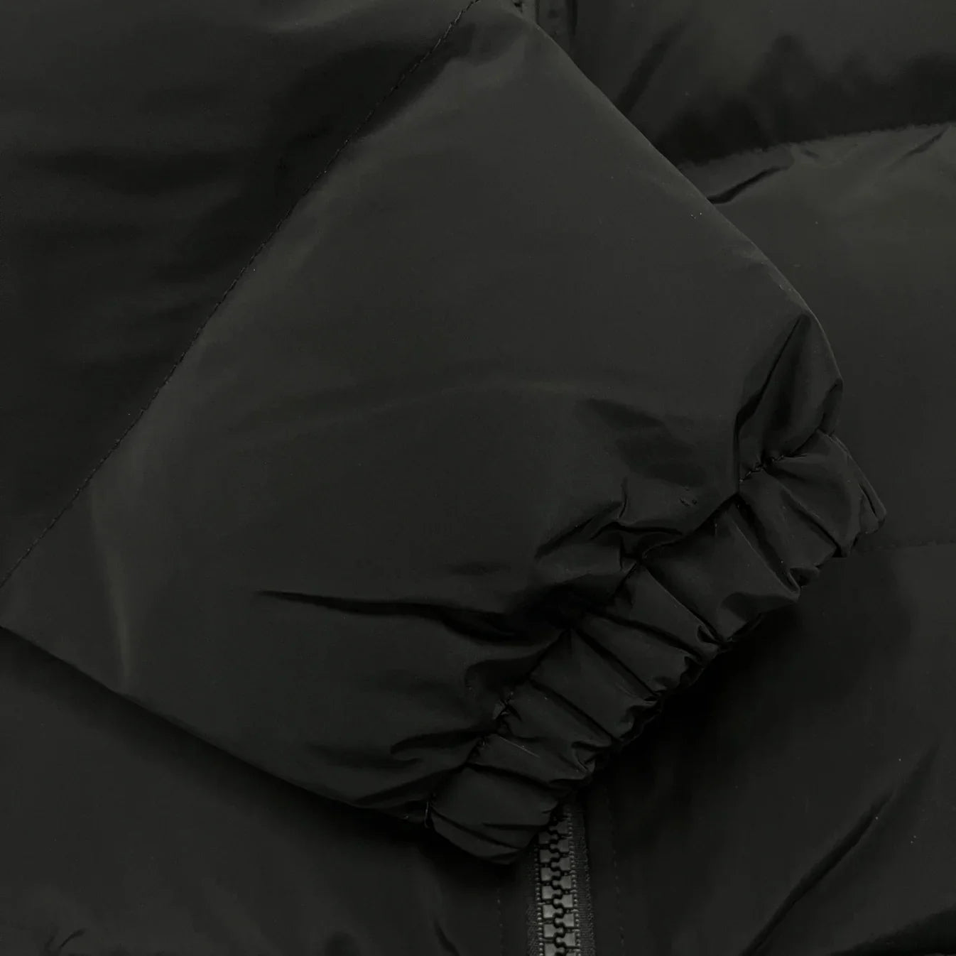 Trapstar Hyperdrive Detachable Hooded Puffer Jacket - Triple Black