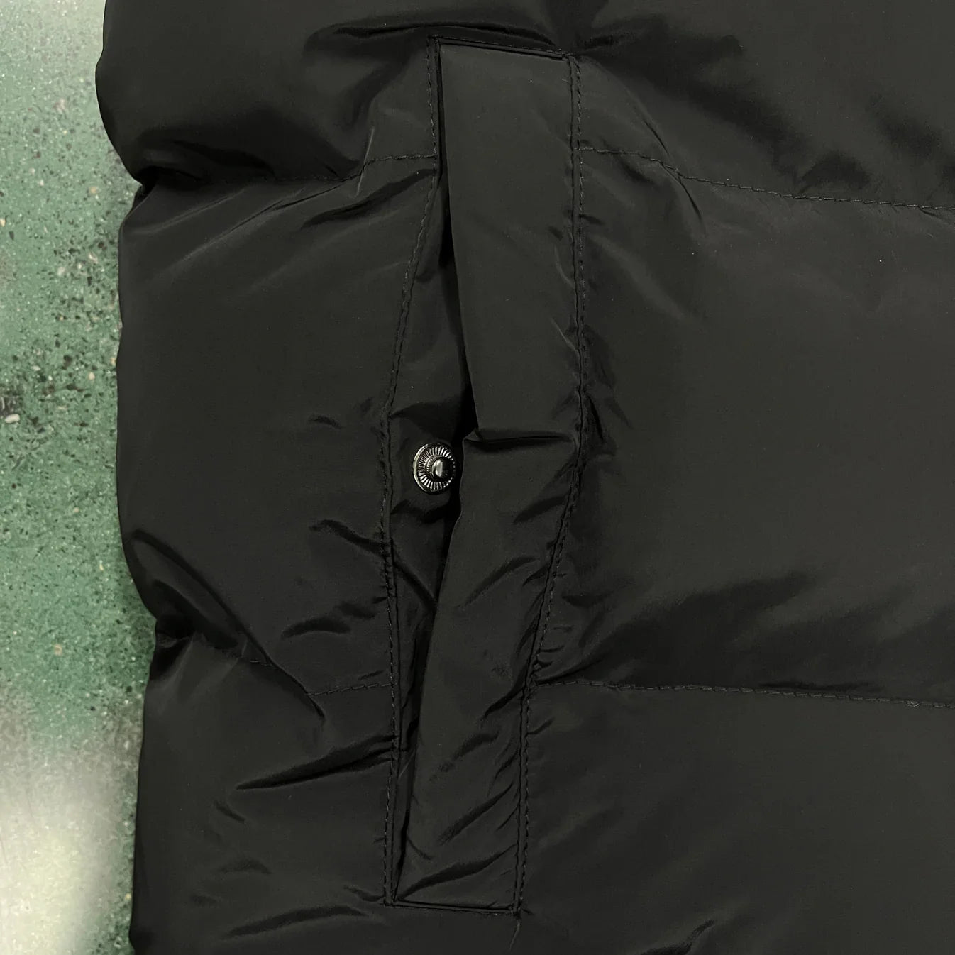 Trapstar Hyperdrive Detachable Hooded Puffer Jacket - Triple Black