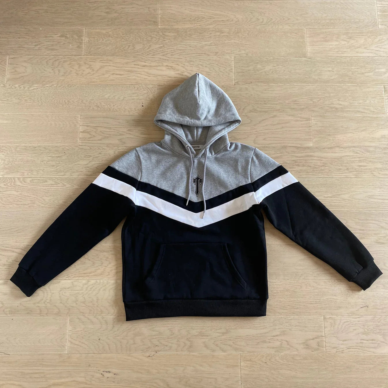 Trapstar V-Stripe Tracksuit - Black/Grey