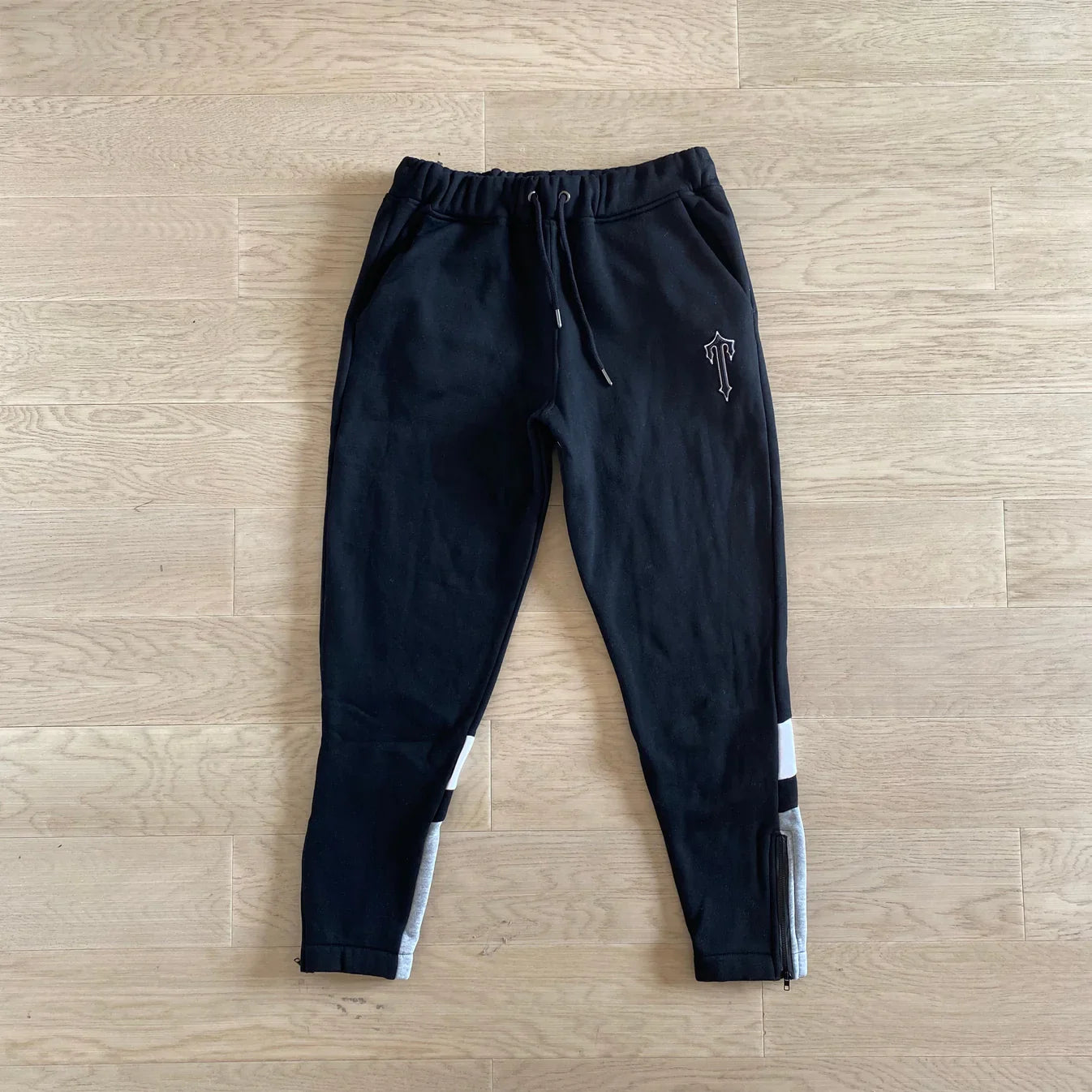 Trapstar V-Stripe Tracksuit - Black/Grey