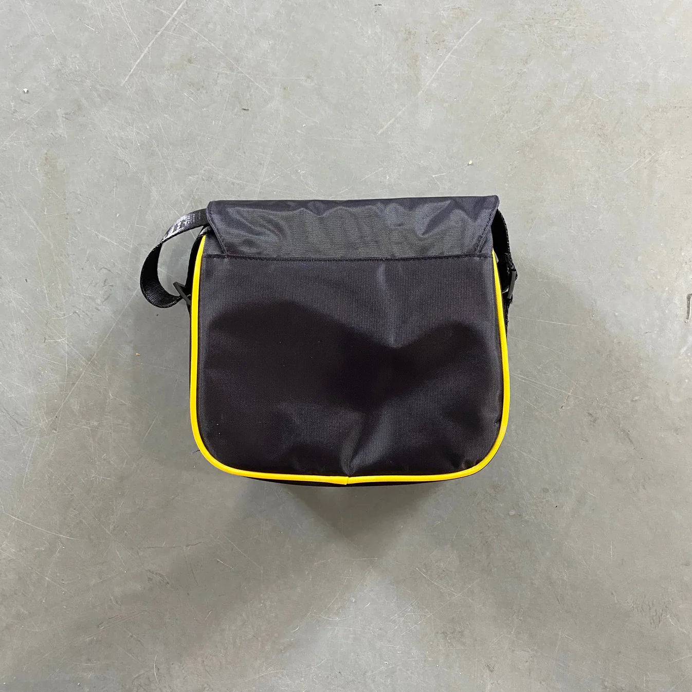 Trapstar Messenger Bag 1.0 - Black/Yellow