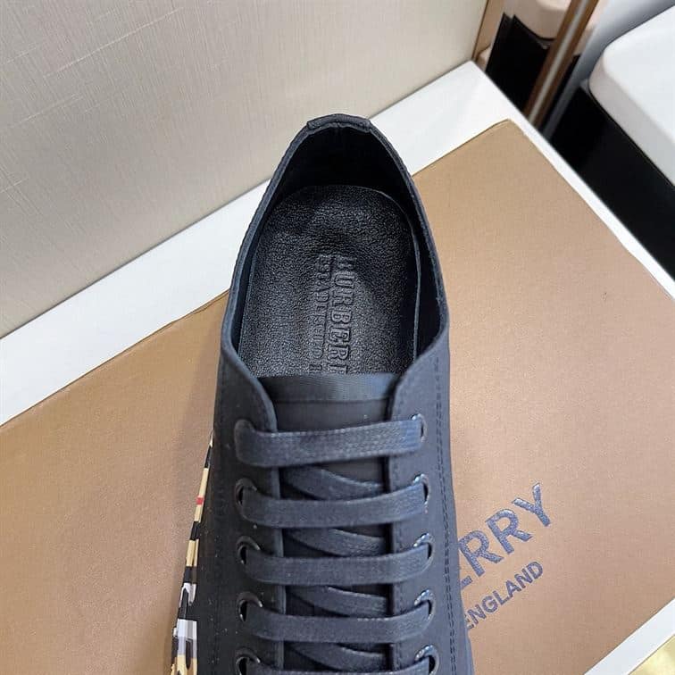 Burberry Logo Trap Sneakers - Black