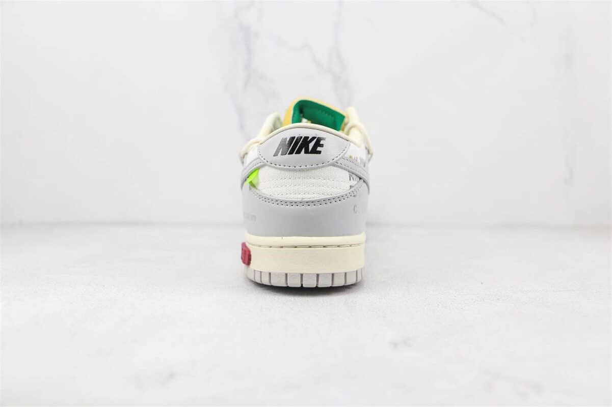 Nike SB Dunk Low - Off-White