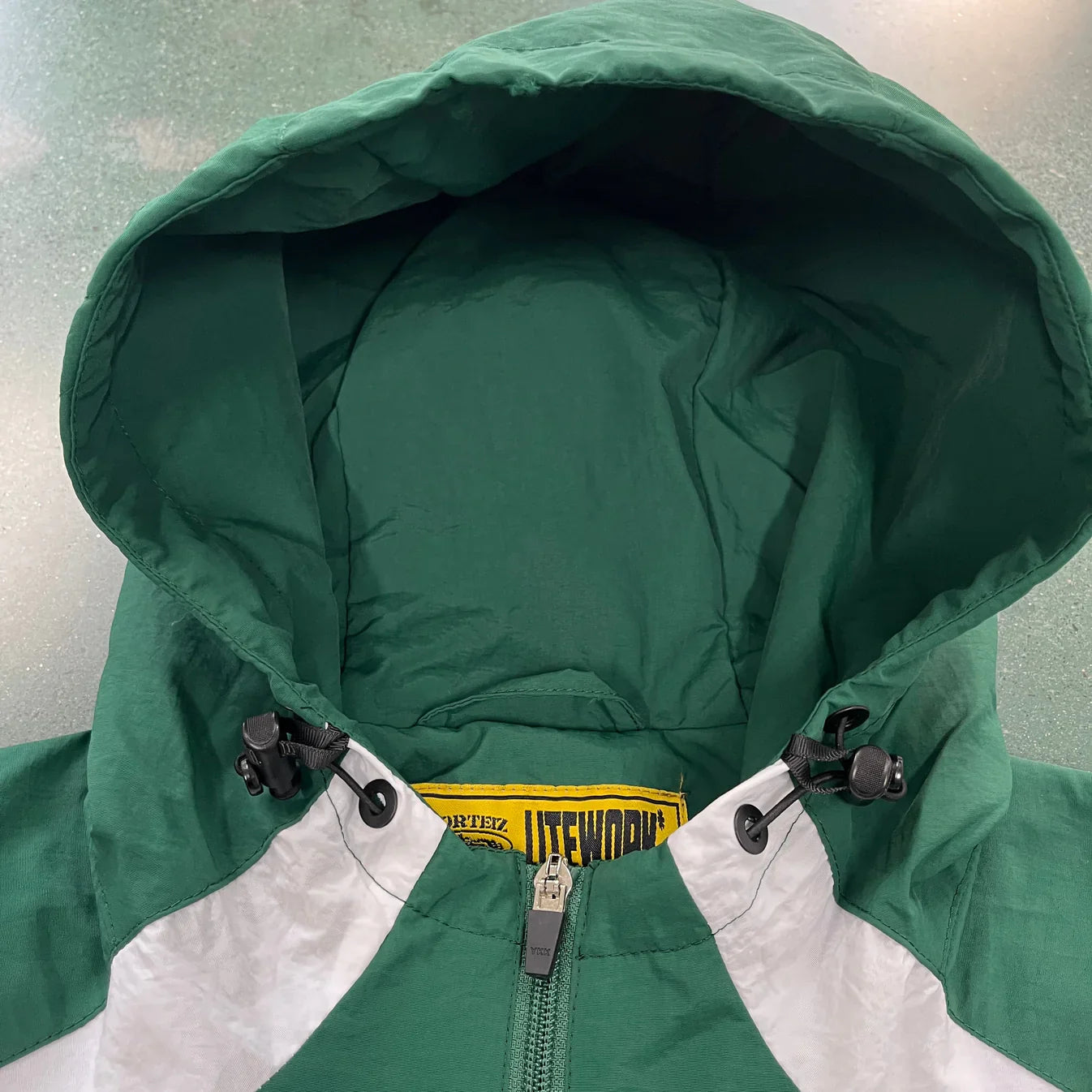 CORTEIZ Alcatraz Windbreaker - Green/White