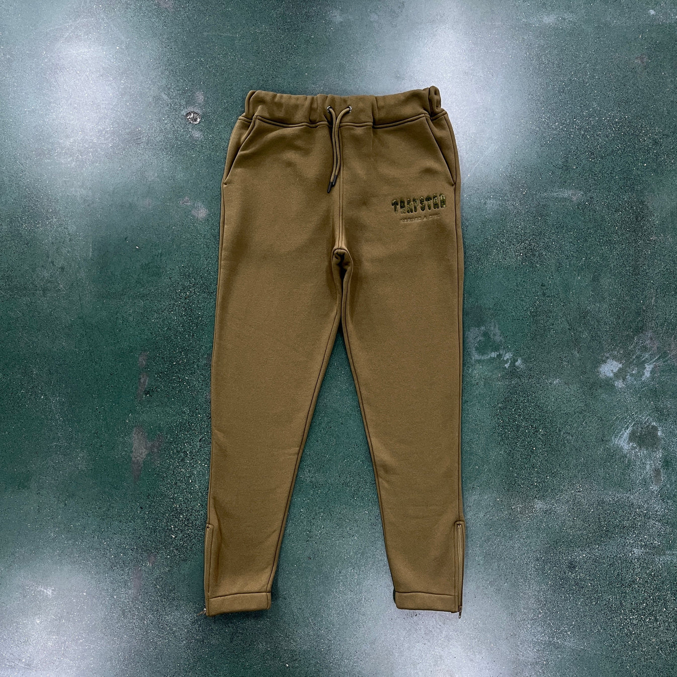 Trapstar Decoded Chenille Tracksuit - Olive Camo/Black